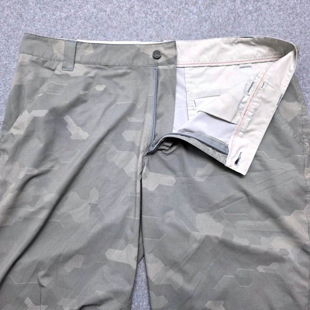 Oakley Golf Shorts Mens Size 40 Grey Digital Camo Flat Front Performance Casual - Picture 10 of 14